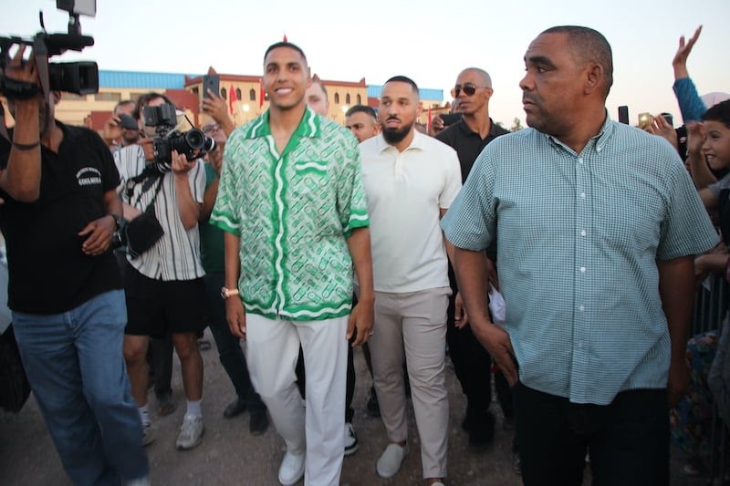 ساكنة كلميمة تخصص احتفالا رائعا بالأسد المغربي “عبد الحميد الصابيري” بعد أدائه التاريخي في مونديال قطر