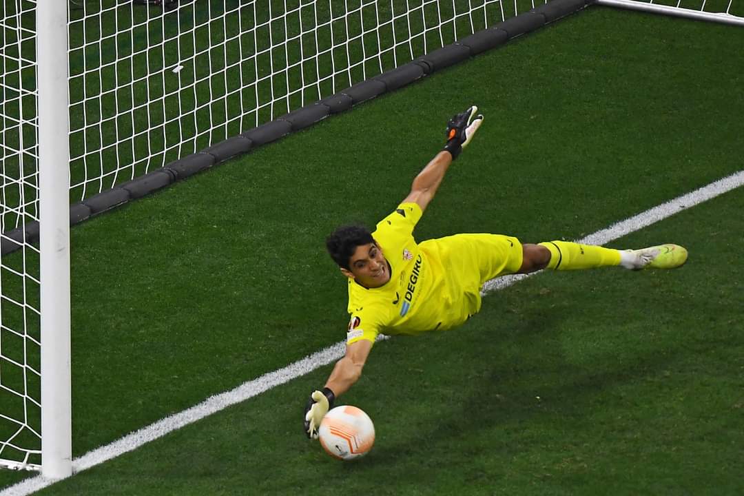 ياسين بونو:”اللاعب المغربي بإمكانه أن يلعب في مستويات عالية وأن يحقق مثل هذه الألقاب”