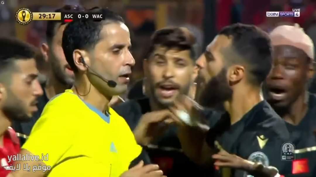 الأهلي المصري ينهي الشوط الاول متقدما على الوداد نهائي دوري الابطال