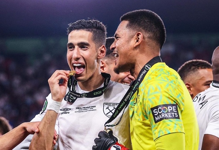 نايف أكرد ضمن التشكيلة المثالية لدوري المؤتمر الأوروبي