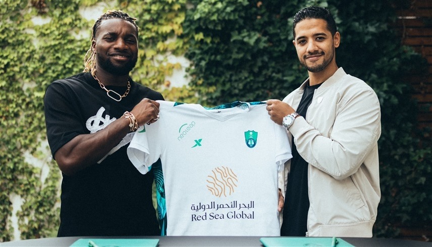 الأهلي السعودي يضم ماكسيمين حتى 2026