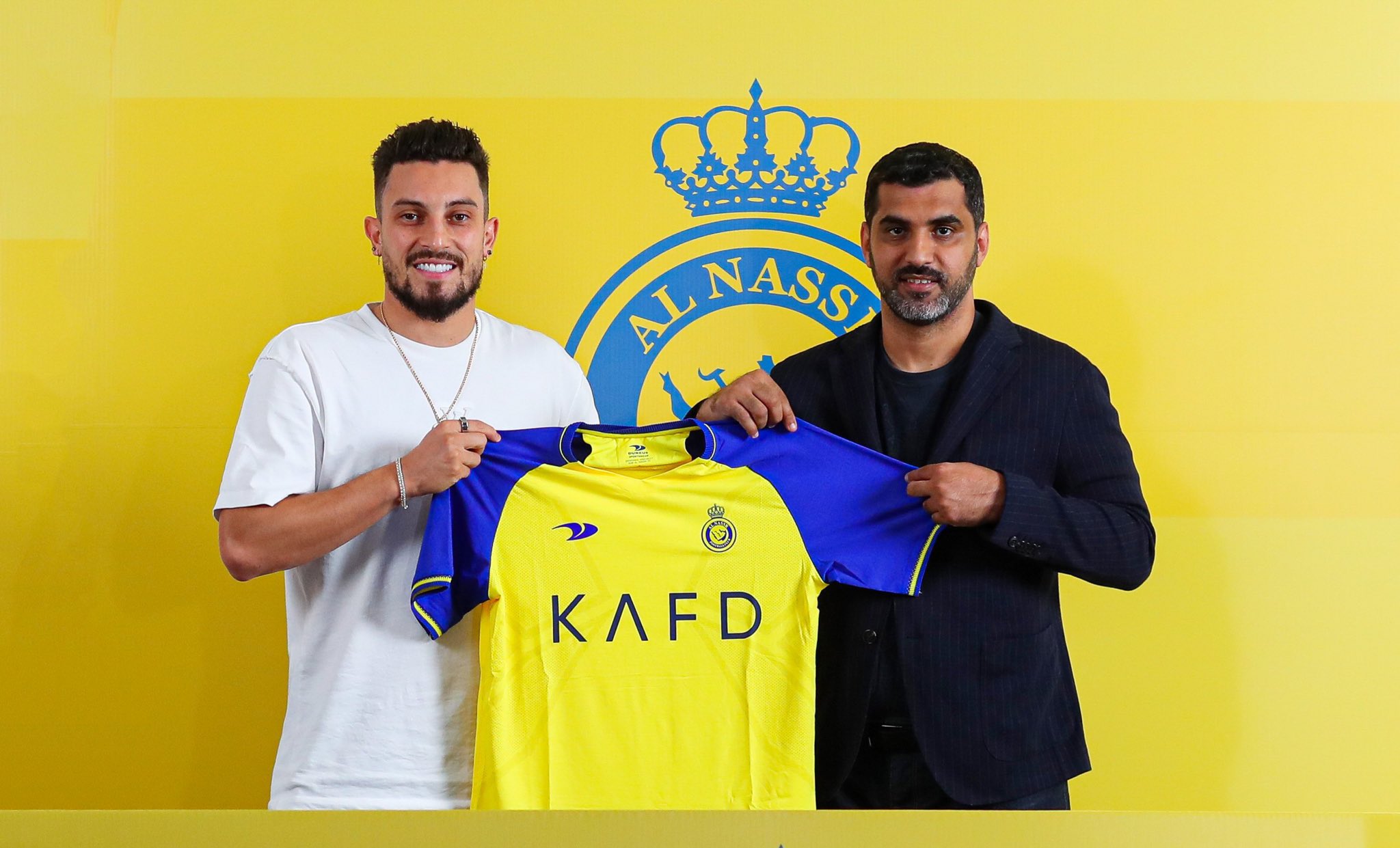 النصر السعودي يعلن ضم أليكس تيليس من مانشستر يونايتد