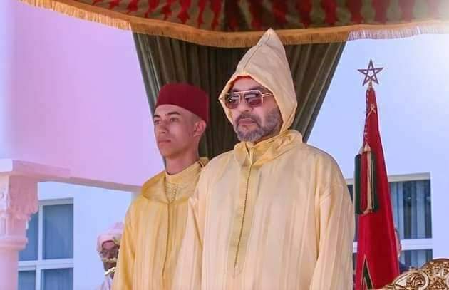 الملك محمد السادس:”أبناؤنا بشهادة الجميع وطنيا ودوليا أجمل صور حب الوطن والوحدة والتلاحم العائلي والشعبي”