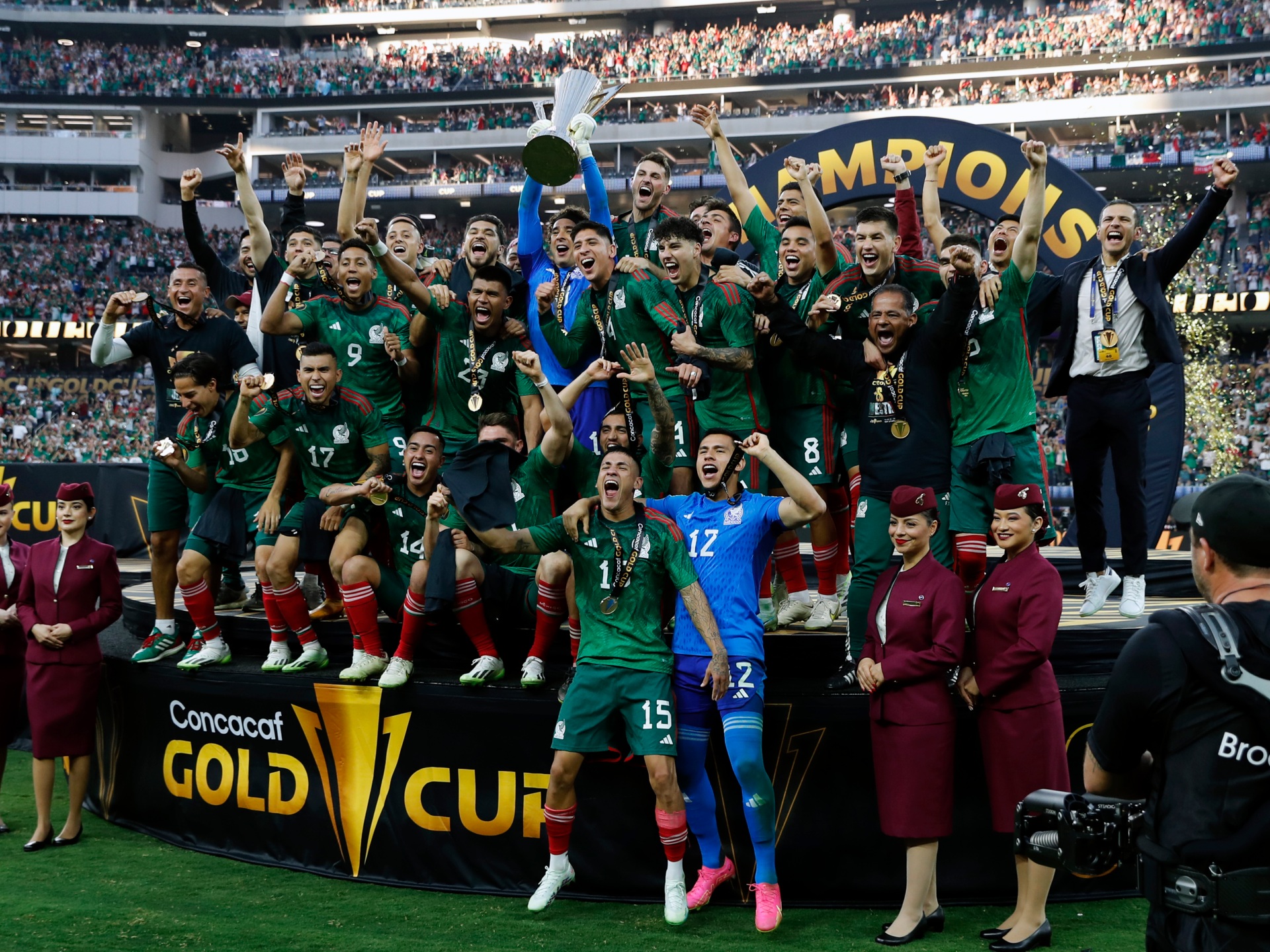 المنتخب المكسيكي يتوج بطلا للكأس الذهبية