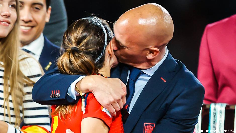الاتحاد الإسباني يدعو لعقد جمعية عمومية طارئة