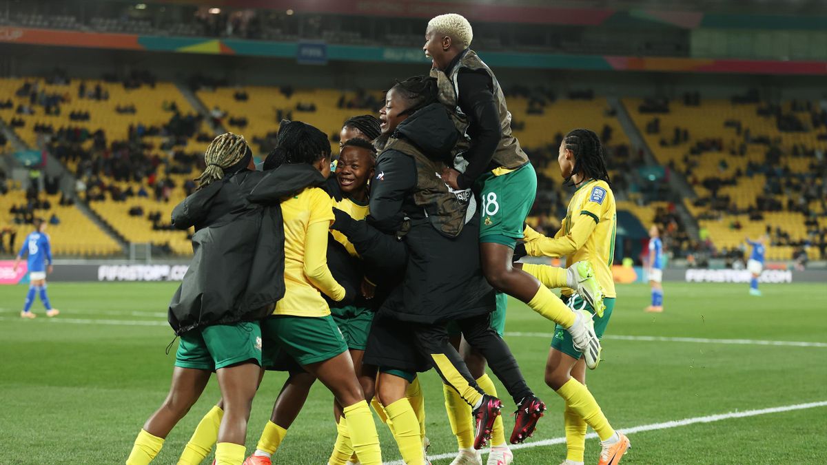 جنوب إفريقيا تهزم إيطاليا وتلحق بالسويد الى ثمن نهائي كأس العالم للسيدت