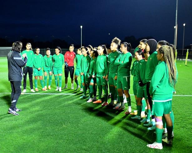المنتخب الوطني لكرة القدم النسوية يجري آخر حصة تدريبية قبل لقاء كولومبيا