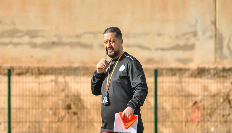 مولودية وجدة ينفصل عن المدرب عمر نجحي بالتراضي