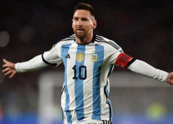 ميسي يقود الأرجنتين إلى بداية مثالية في تصفيات كأس العالم 2026