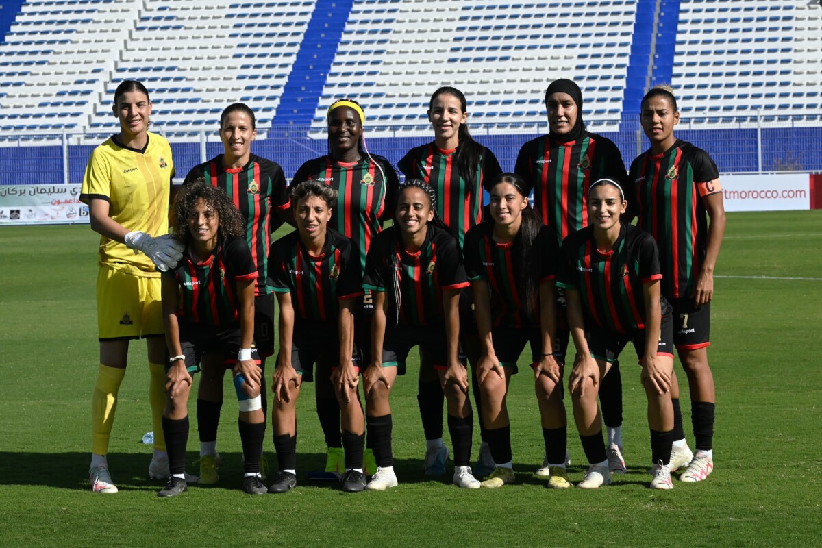 فريق الجيش الملكي لكرة القدم النسوية يفوز بكأس العرش برسم الموسم الرياضي 2021/2002