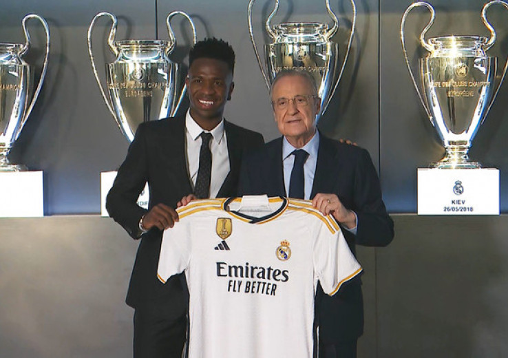 ريال مدريد يمدد عقد فينيسيوس حتى 2027