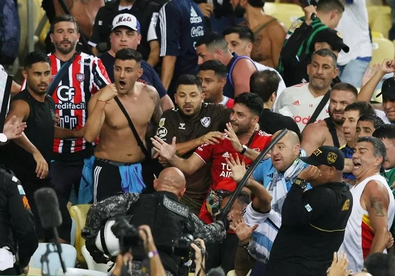 إنفانتينو “لا مكان للعنف في كرة القدم” بعد مواجهات مباراة البرازيل والأرجنتين