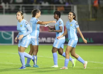 فوزي لقجع يهنئ سبورتينغ الدار البيضاء بعد تاهله لنهائي دوري أبطال افريقيا