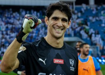 بونو عن النصيري: "هو أخي الصغير الذي لا أملكه وقدم مباراة كبيرة"
