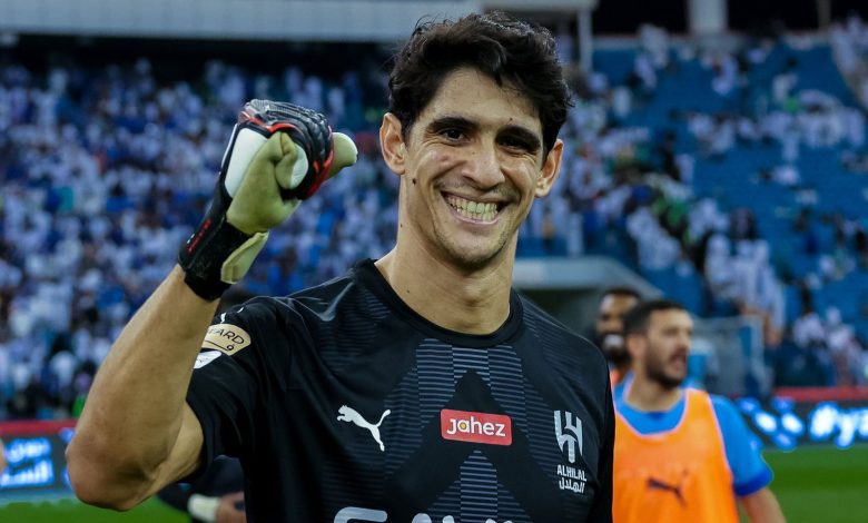 بونو عن النصيري: "هو أخي الصغير الذي لا أملكه وقدم مباراة كبيرة"
