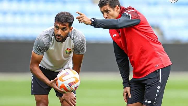 الانتقادات تنهال على الحسين عموتة بعد الهزيمة امام منتخب لبنان ..