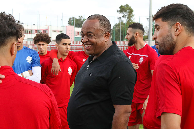 الناصيري يفاجئ لاعبي الوداد قبل شد الرحال إلى تانزانيا  لمواجهة سيمبا