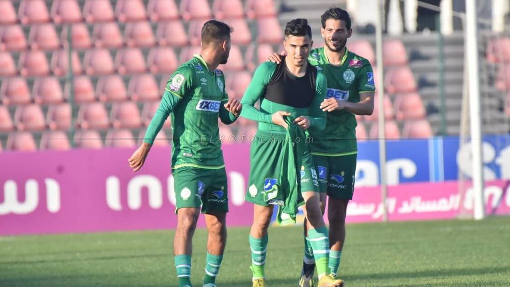 الرجاء ينتصر على الوداد بهدفين ويعتلي ترتيب البطولة مؤقتا ..
