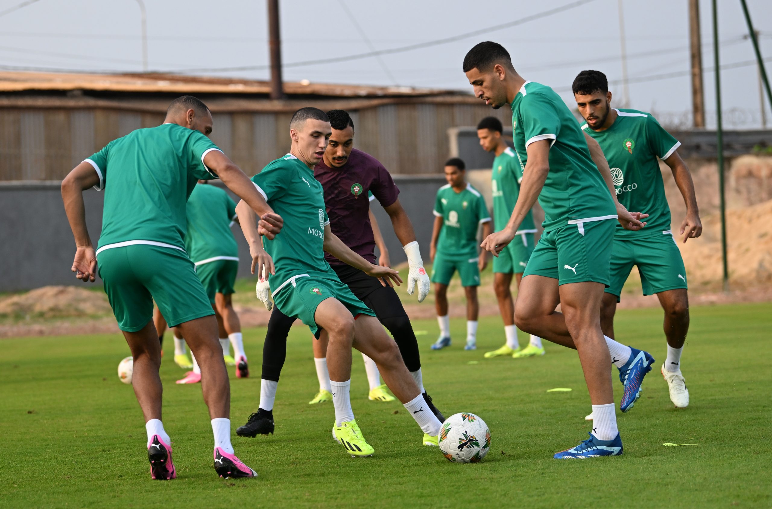 بحضور الشيبي وبوفال… الركراكي يكشف تشكيلة الأسود أمام الكونغو الديمقراطية