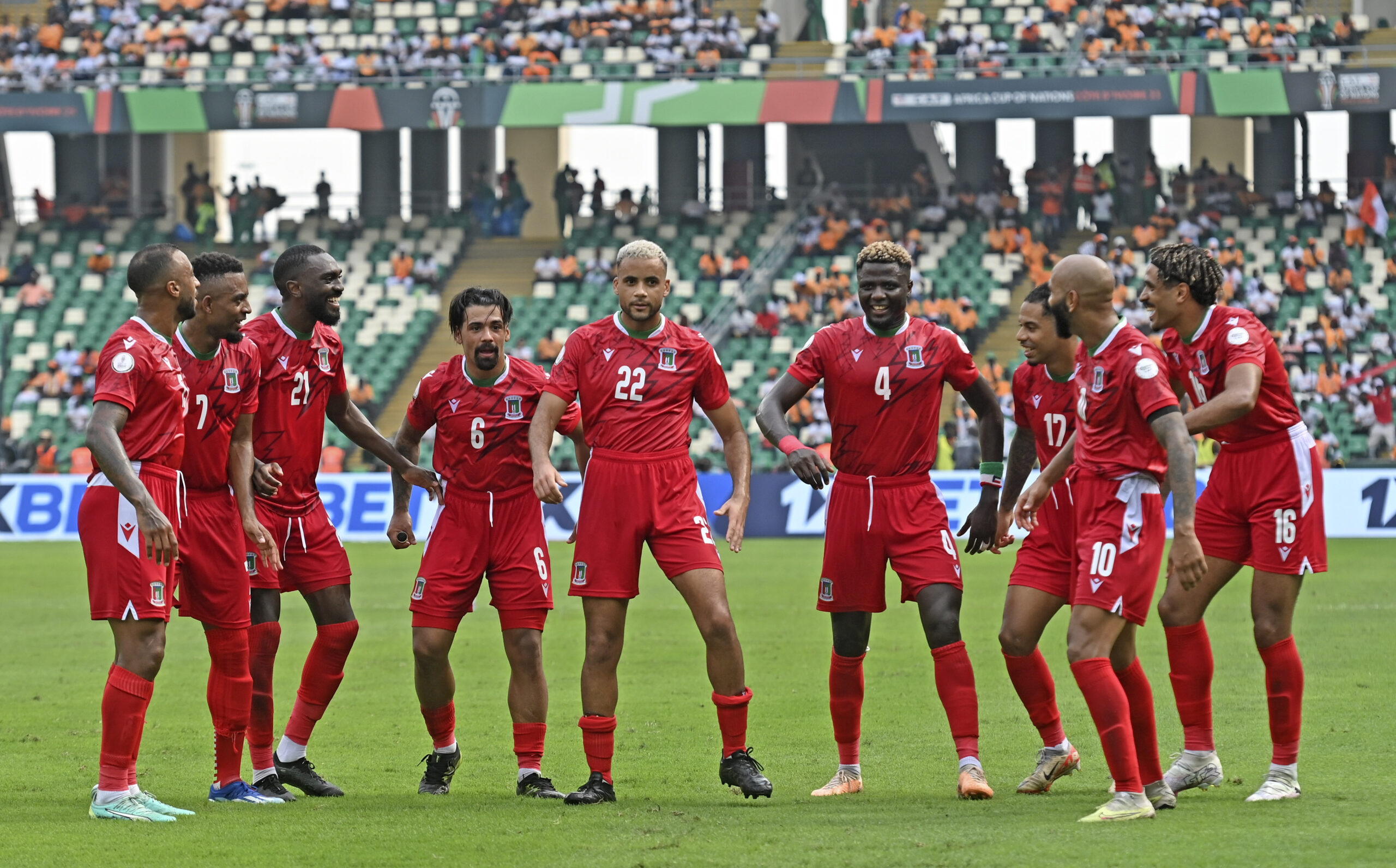 انتصار ساحق لمنتخب غينيا الاستوائية على الكوت ديفوار يقوده إلى دور الستة عشر ..