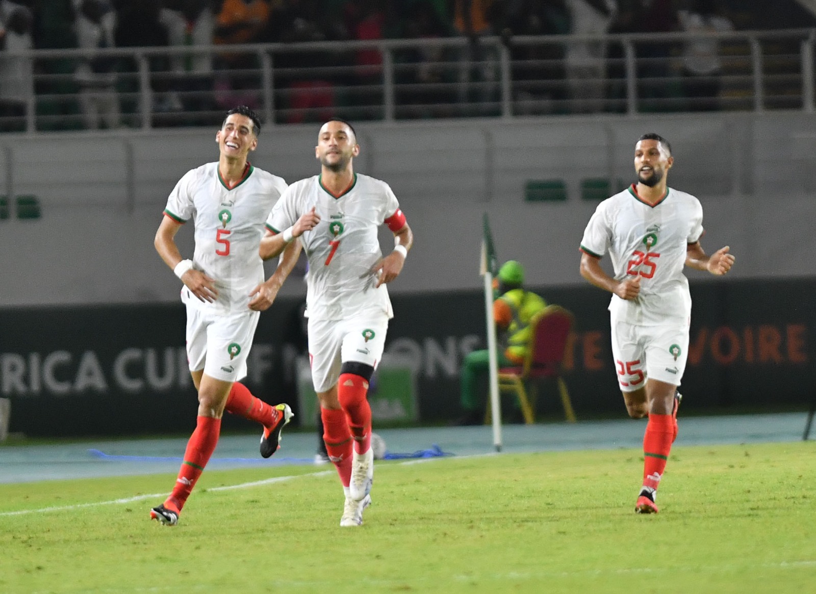 أمم إفريقيا.. شكوك حول مشاركة زياش وبوفال أمام منتخب جنوب إفريقيا