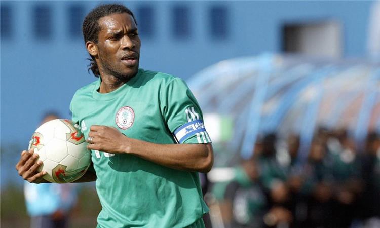 أسطورة المنتخب النيجيري السابق، جاي جاي أوكوشا يرشح المنتخب المغربي للفوز باللقب..