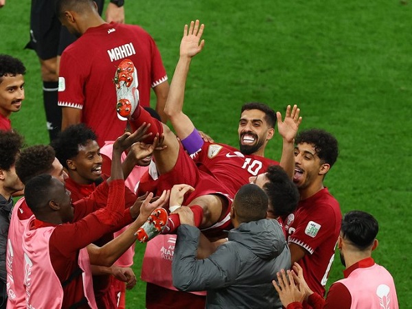 قطر تعبر فلسطين بصعوبة وتتأهل إلى ربع نهائي كأس أمم آسيا