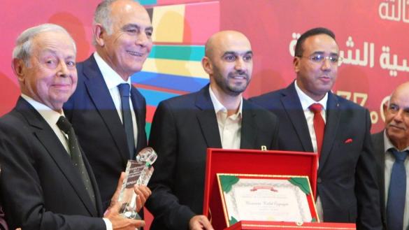 وليد الركراكي يفوز بجائزة المؤسسة الدبلوماسية الشعبية