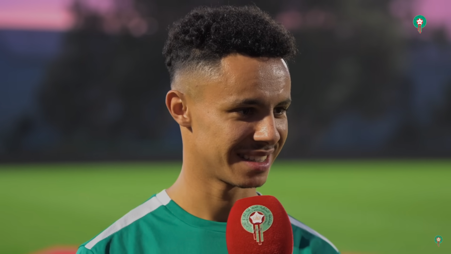 سفيان ديوب: أنا فخور بالانضمام إلى المنتخب المغربي وهو انعكاس لجذوري المغربية. وارتباطي العميق بهذا البلد”.