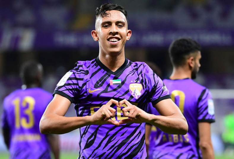 على عجل الركراكي يكافئ سفيان رحيمي مباشرة بعد مباراة  النصر والعين ..