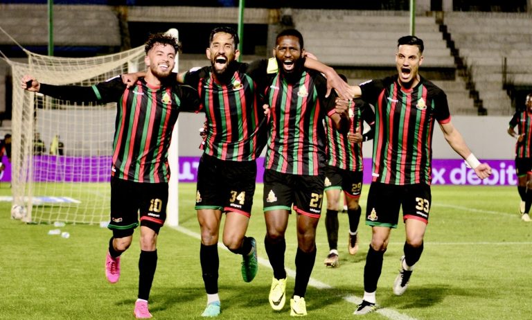 فوز الجيش الملكي والرجاء الرياضي يبقي صدارة البطولة الاحترافية على حالها