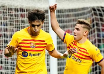 برشلونة يقسو أتلتيكو مدريد بثلاثية في الدوري الإسباني