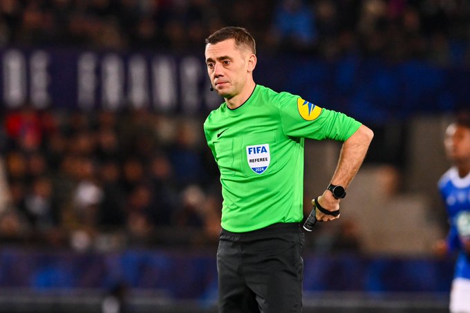 طاقم تحكيم فرنسي لقمة بايرن ميونخ وريال مدريد في ذهاب نصف نهائي دوري الأبطال
