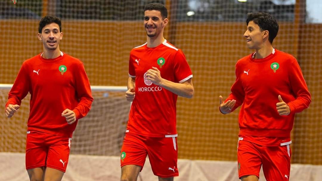 “أسود الفوتصال” يستعدون لمواجهة منتخب ليبيا