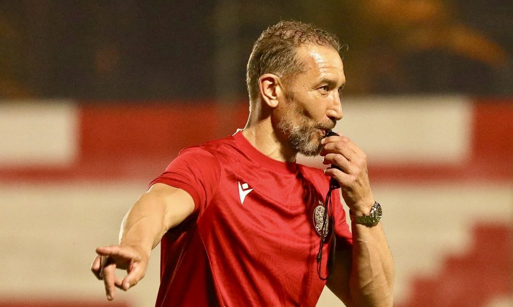 بنعسكر يرفض الاشتغال مع الحرس القديم في الوداد