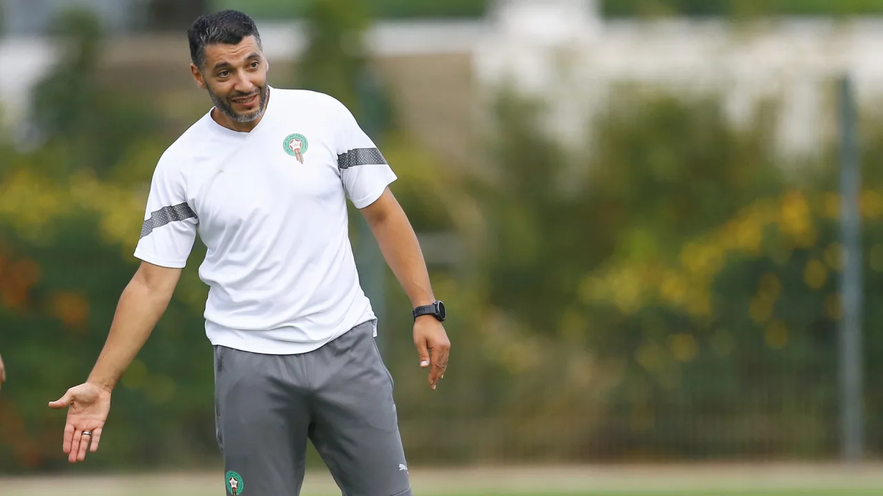 بين الوداد ومنتخب الكاميرون .. عصام الشرعي يخطوا نحو مستقبل مشرق ..