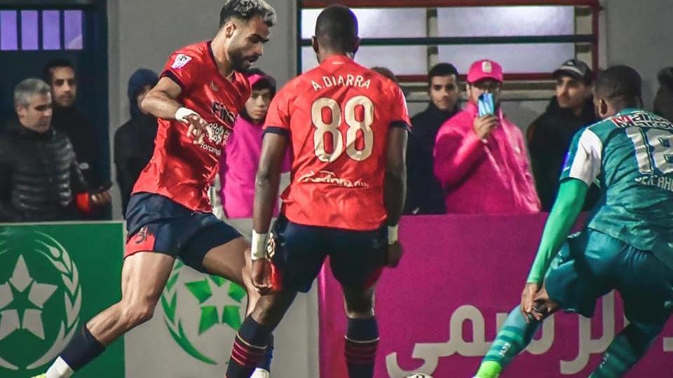 صفقة سوبر .. يونس نجاري ينضم إلى صفوف الرجاء الرياضي في صفقة انتقال حر