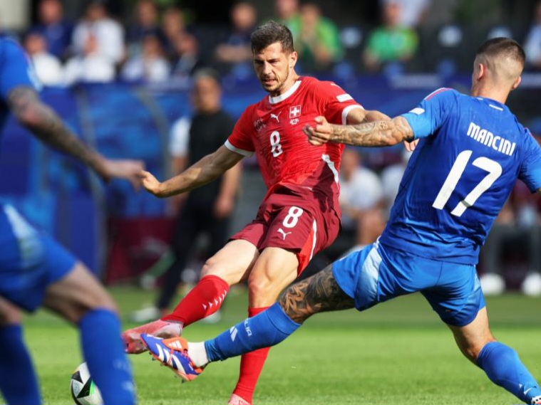سويسرا تخرج إيطاليا من “اليورو” وتتأهل لربع النهائي