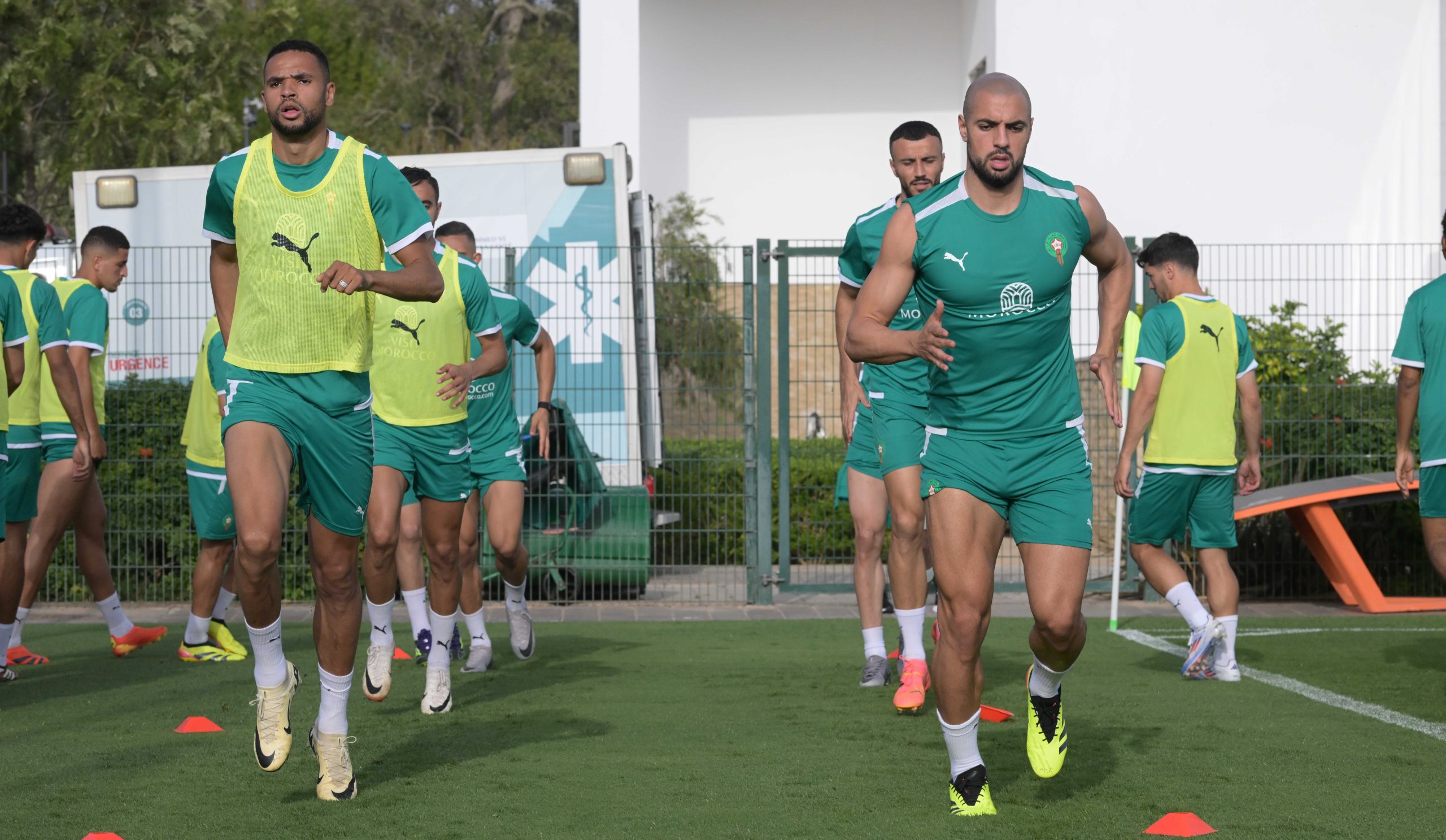 المنتخب الوطني يجري آخر حصة تدريبية بمركب محمد السادس لكرة القدم قبل التوجه إلى أكادير