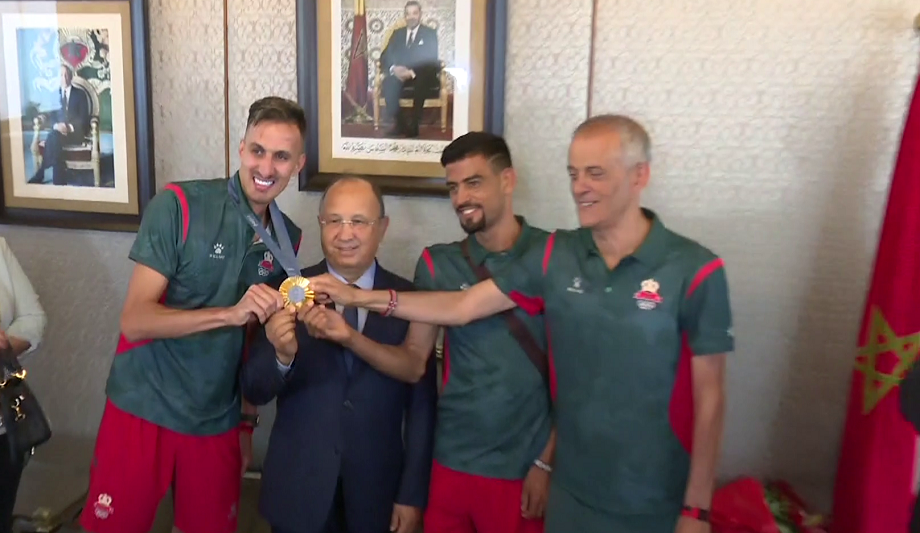 المغربي سفيان البقالي يحط الرحال بمطار الرباط سلا