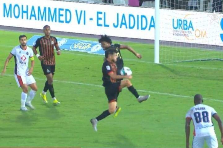 رضوان جيد:”الحكم حرم أولمبيك أسفي من ضربة جزاء امام الجيش الملكي “