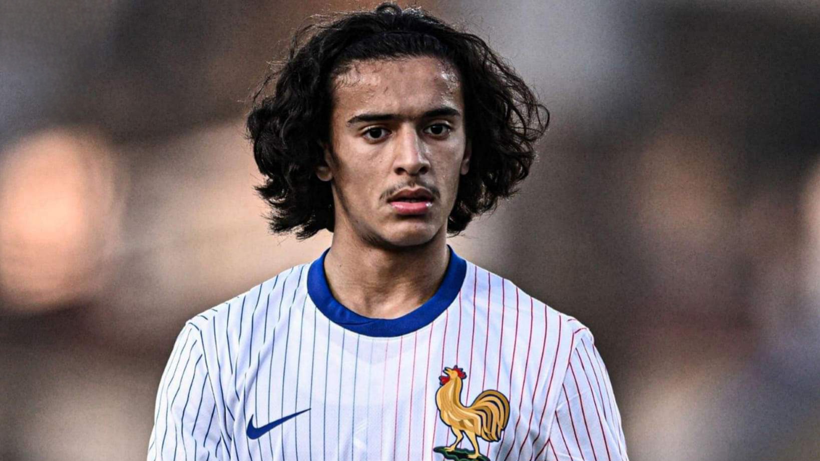 بوعدي يقترب من تمثيل الأسود رغم ضغط الاتحاد الفرنسي