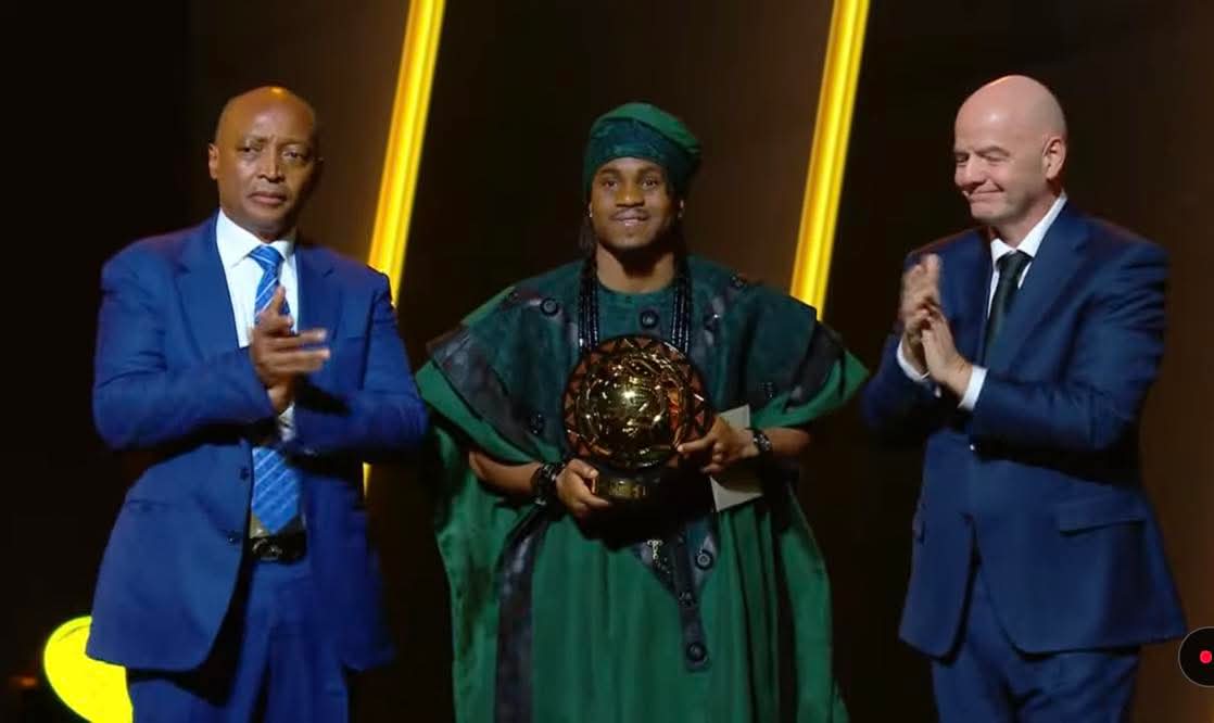 متفوقا على حكيمي وويليامز.. أديمولا لوكمان أفضل لاعب في إفريقيا