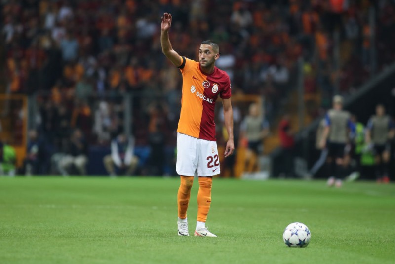 الدوري الأمريكي يطارد حكيم زياش وسط غموض مستقبله مع غلطة سراي