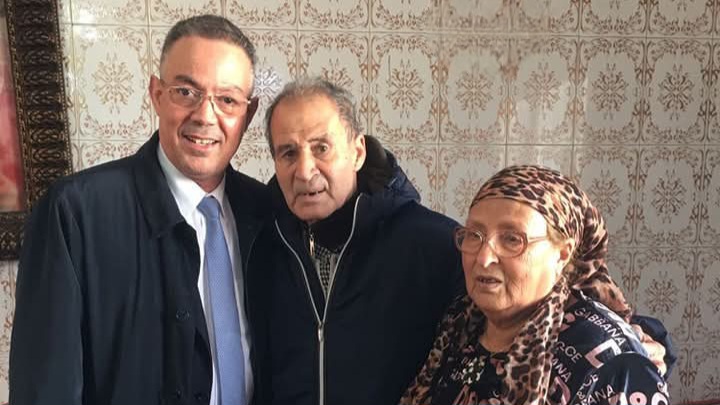 فوزي لقجع يزور أحمد فرس لدعمه في محنته الصحية