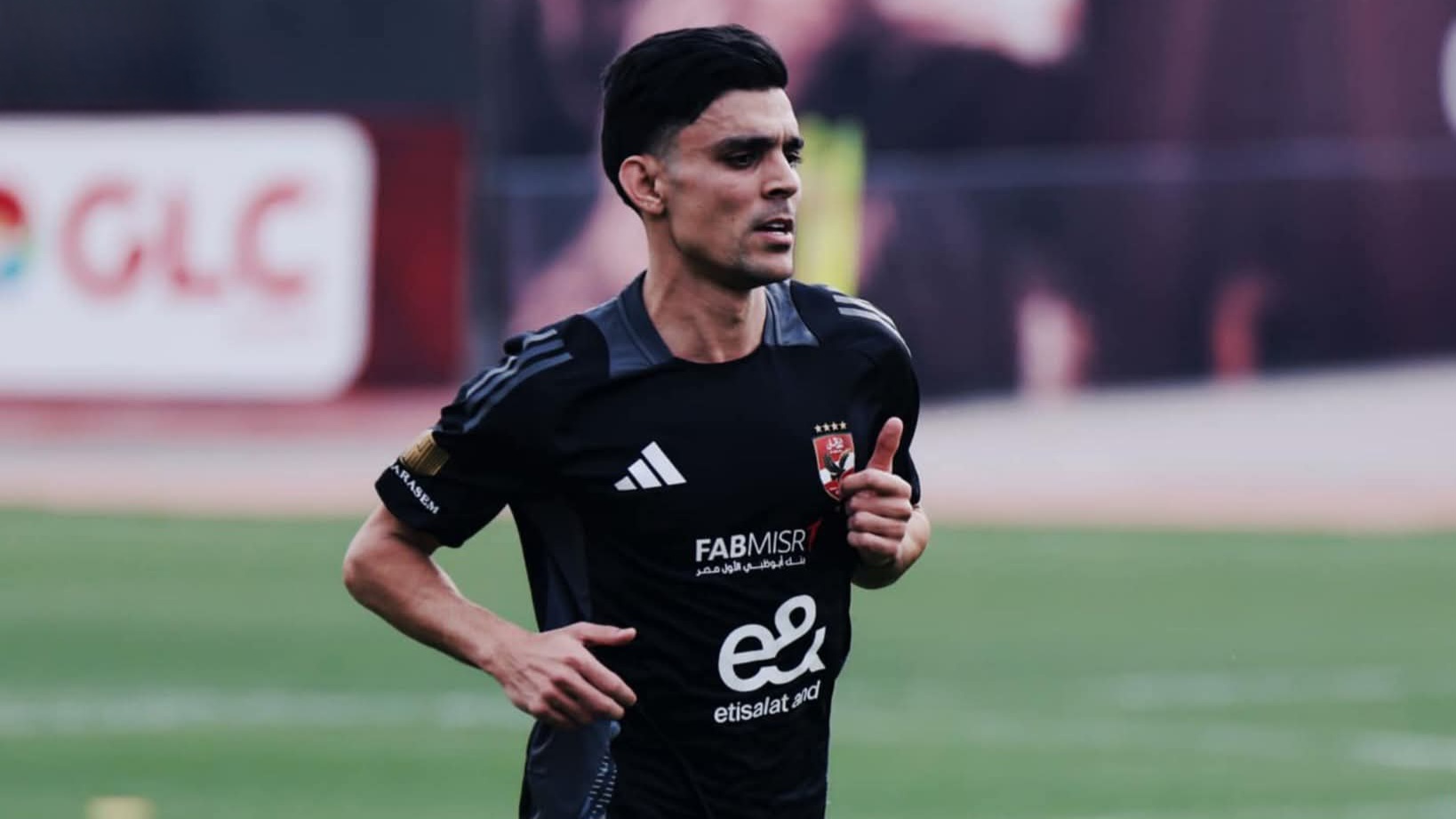 أشرف بن شرقي جاهز لمواجهة الزمالك في أول ظهور مع الأهلي