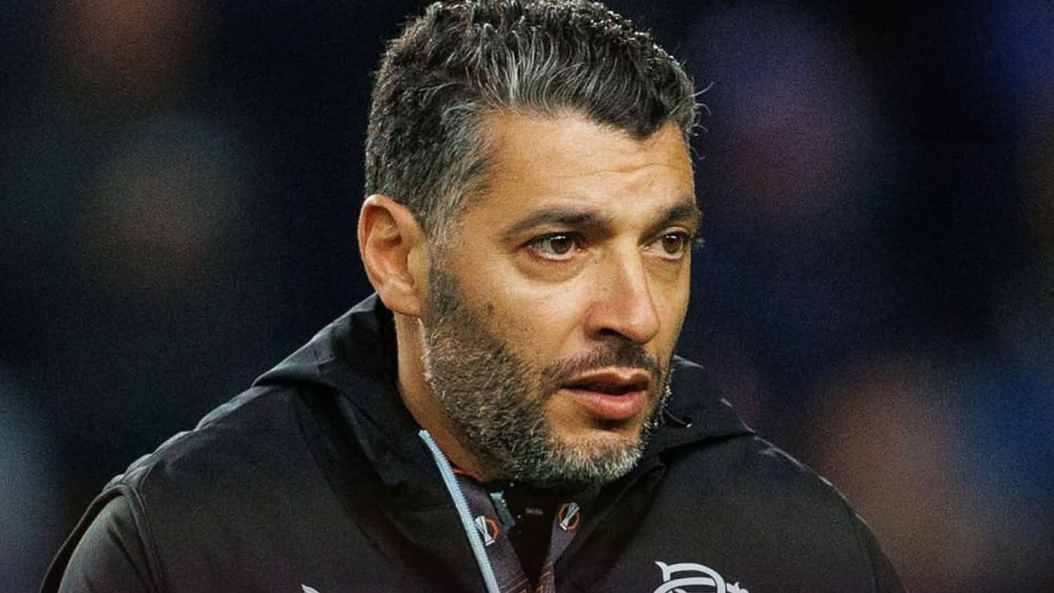 عصام الشرعي مرشح بارز لتدريب رينجرز الاسكتلندي بعد إقالة كليمنت