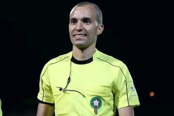 الحكم المغربي حمزة الفارق يقود مواجهة الكاميرون وبوركينا فاسو في كأس إفريقيا تحت 17 سنة