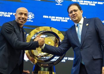 مجسم كأس العالم للأندية يصل المغرب بحضور الحسين خرجة وآيت منا