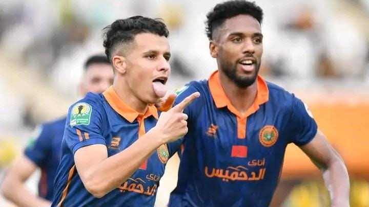 الخصم كان أفضل منا لكننا آمنا بقدراتنا” — عماد الرياحي بعد التتويج القاري